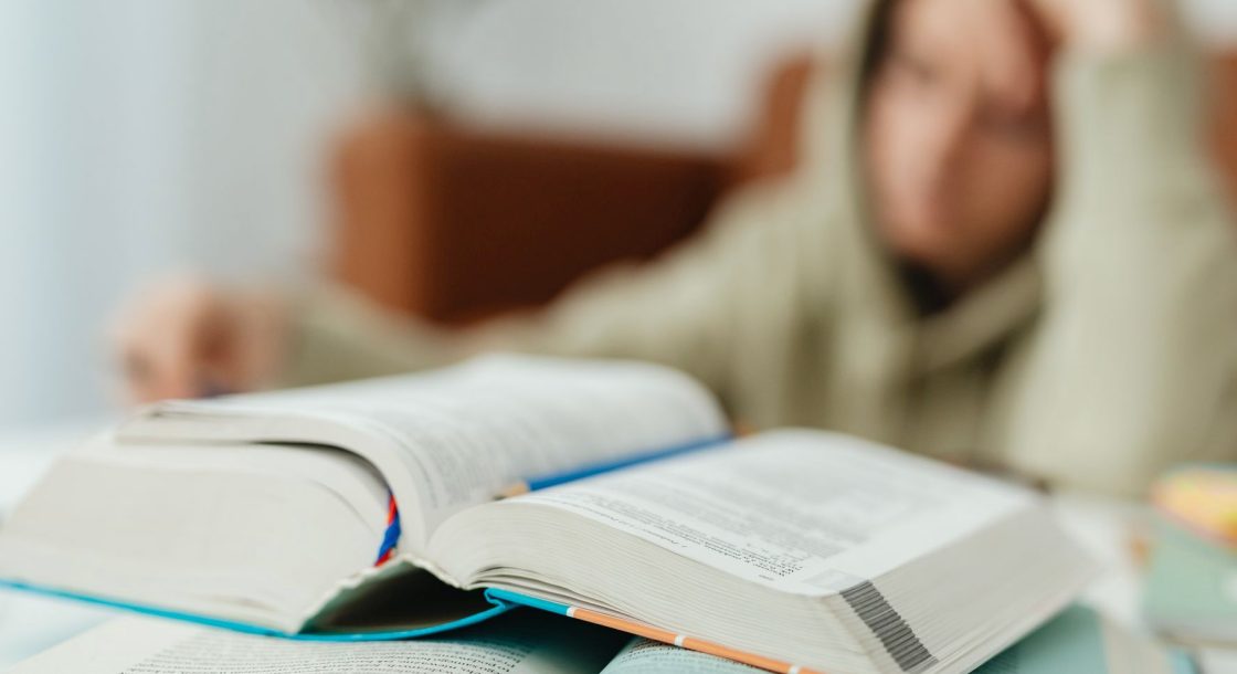 How We Build and Use Reading Lists for Broadcast Journalism Students